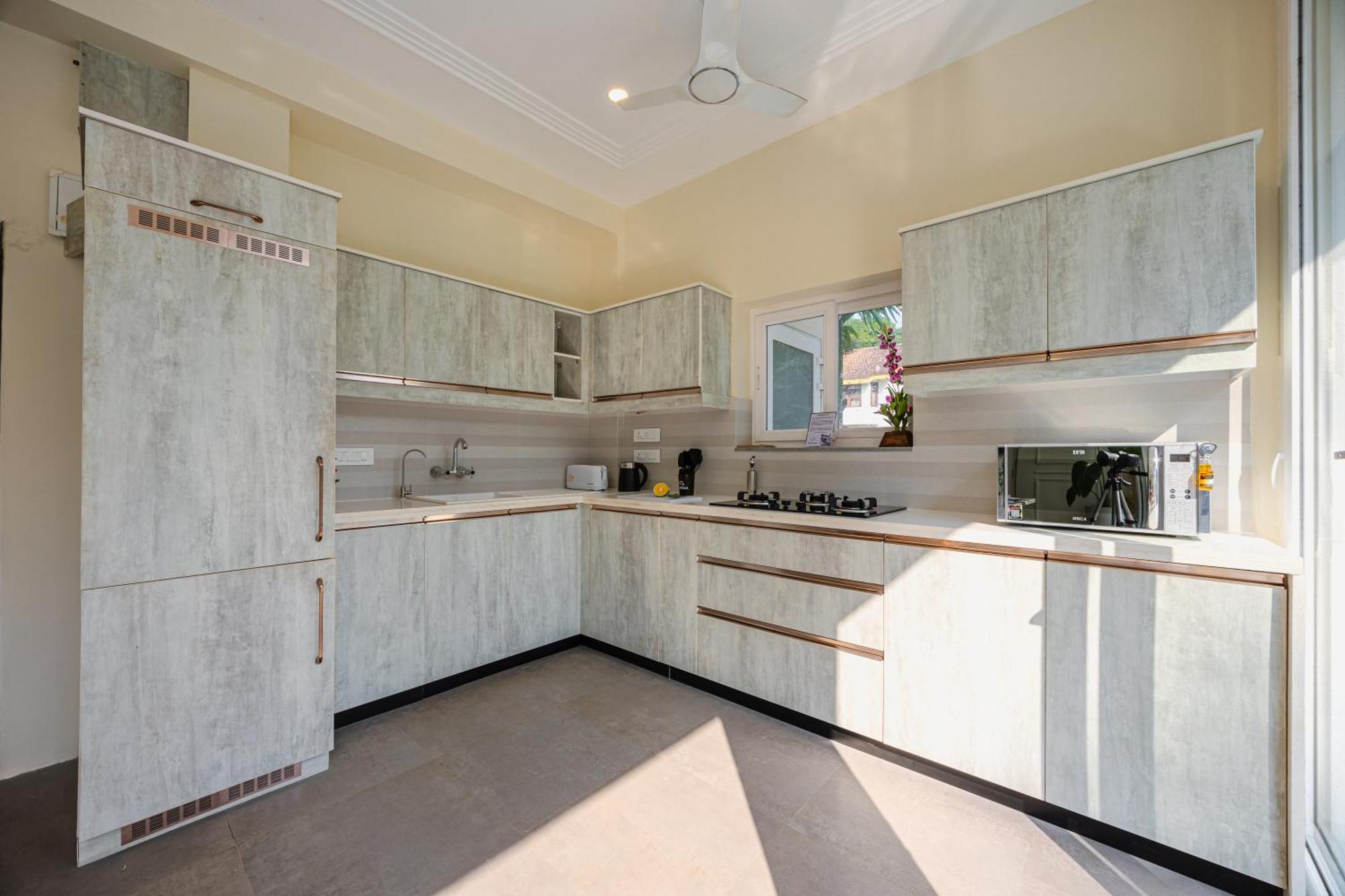 Elivaas 4 Bhk Villa Near Beach With Private Pool & Bar - Casa Boa Vida Candolim Esterno foto