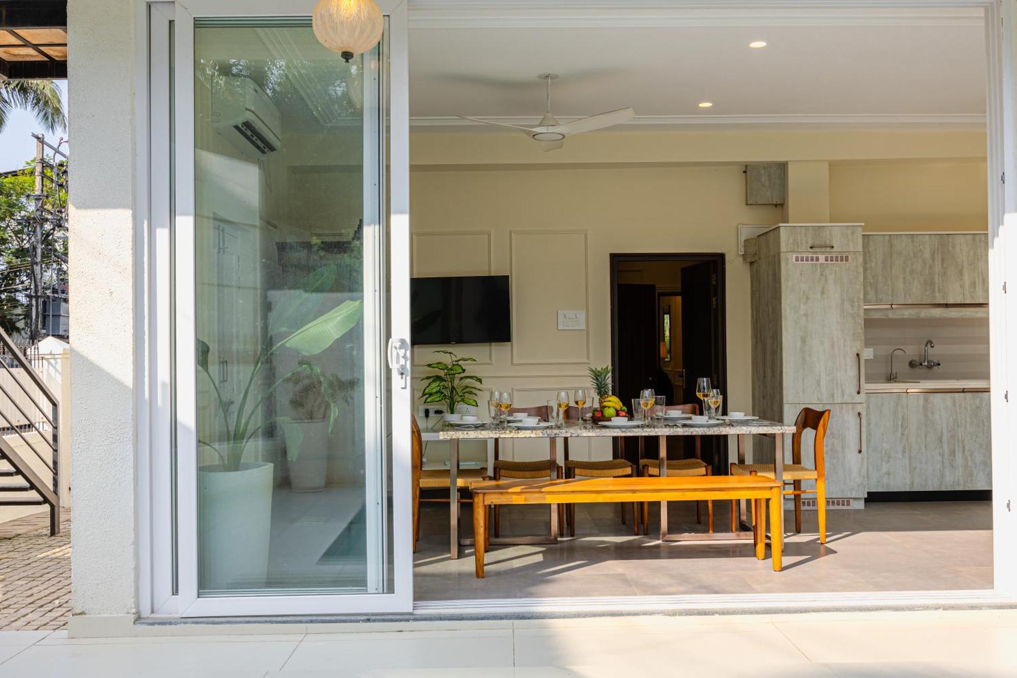 Elivaas 4 Bhk Villa Near Beach With Private Pool & Bar - Casa Boa Vida Candolim Esterno foto