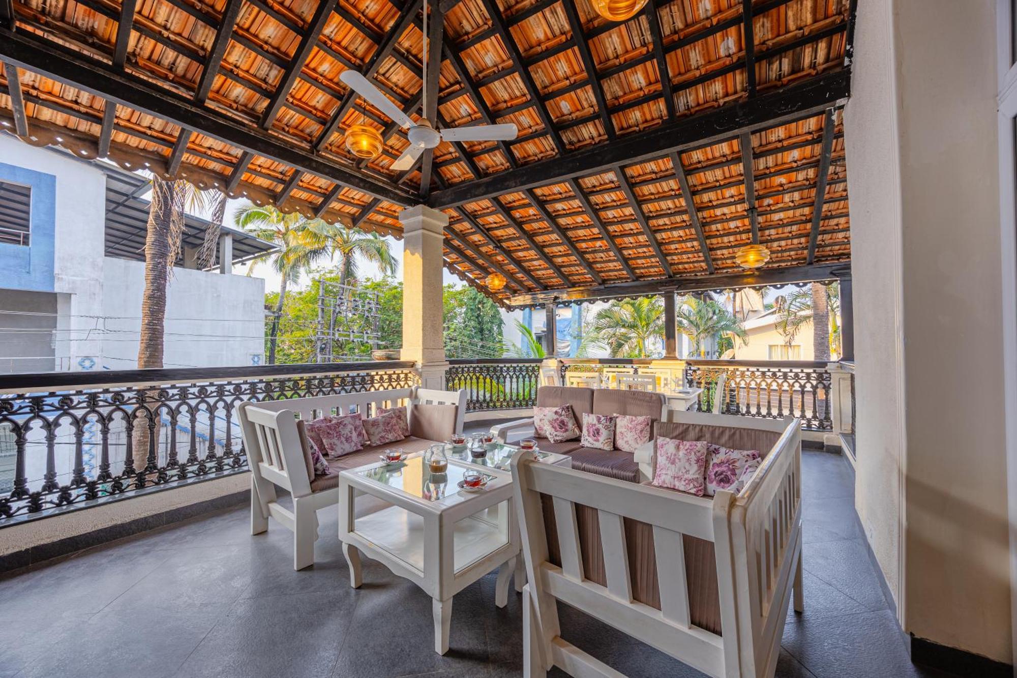 Elivaas 4 Bhk Villa Near Beach With Private Pool & Bar - Casa Boa Vida Candolim Esterno foto