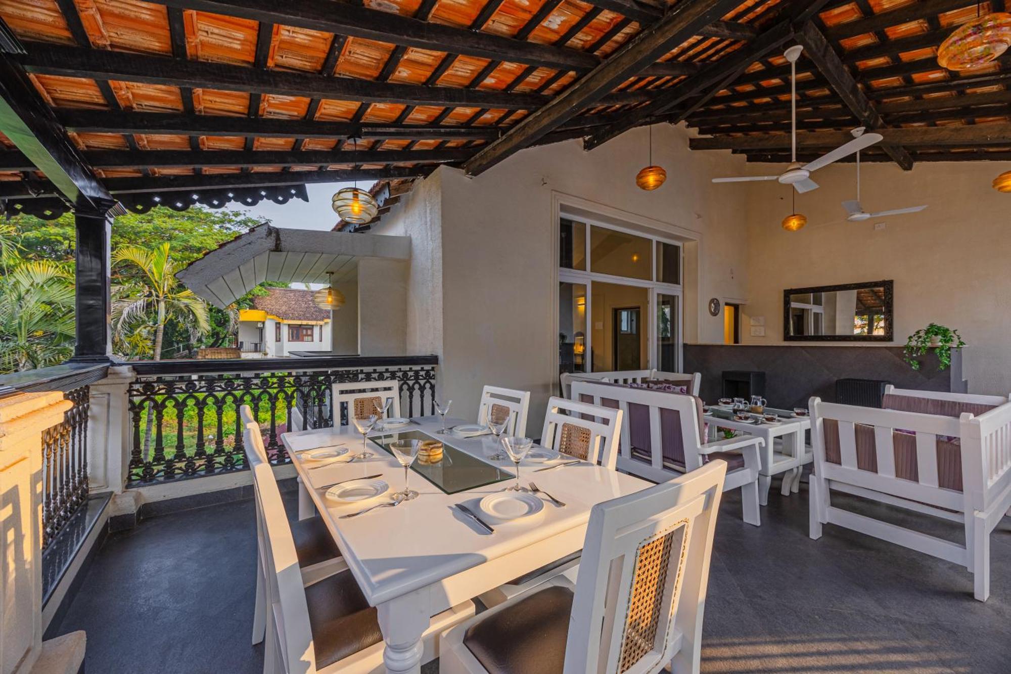 Elivaas 4 Bhk Villa Near Beach With Private Pool & Bar - Casa Boa Vida Candolim Esterno foto