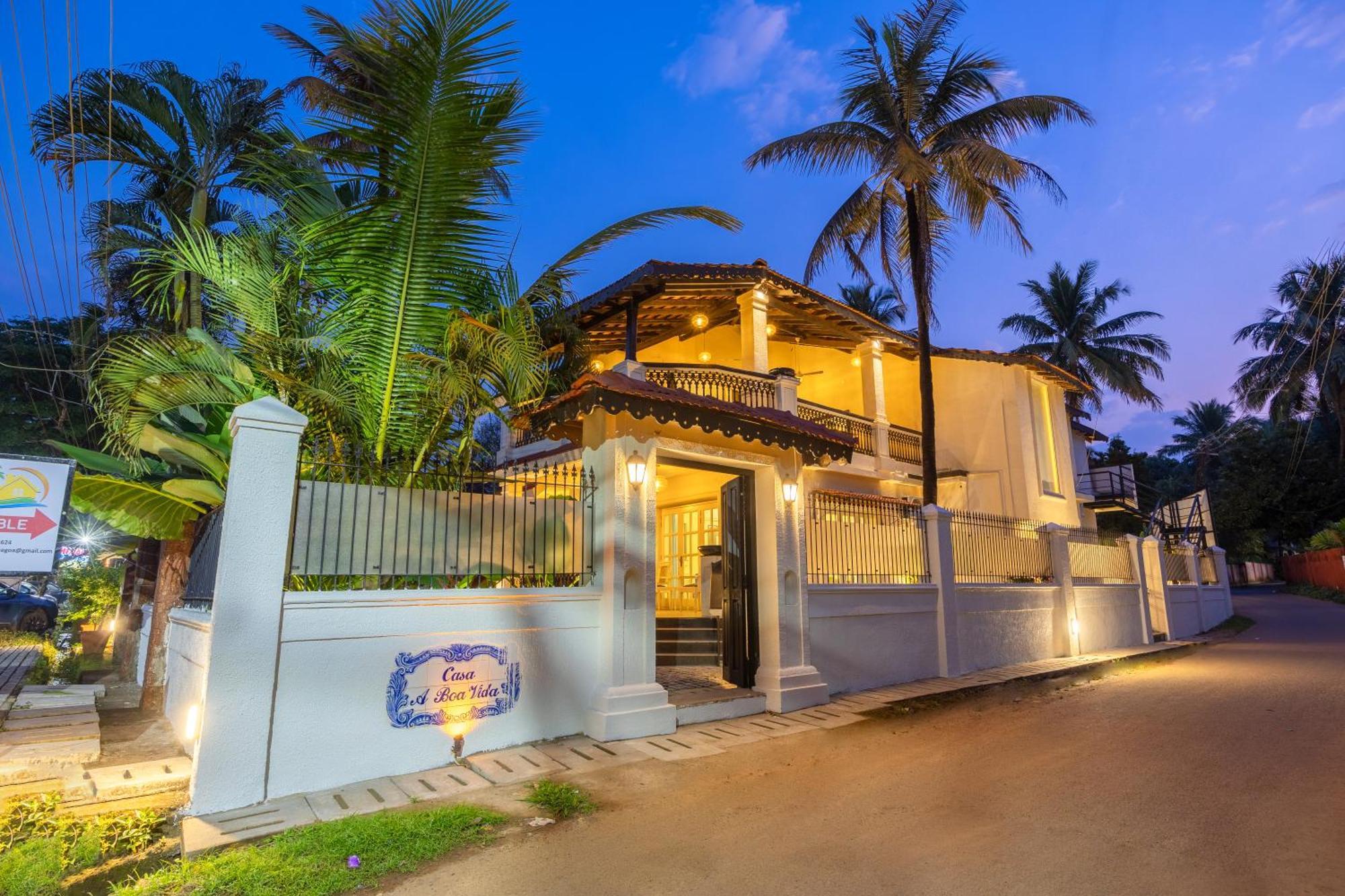 Elivaas 4 Bhk Villa Near Beach With Private Pool & Bar - Casa Boa Vida Candolim Esterno foto